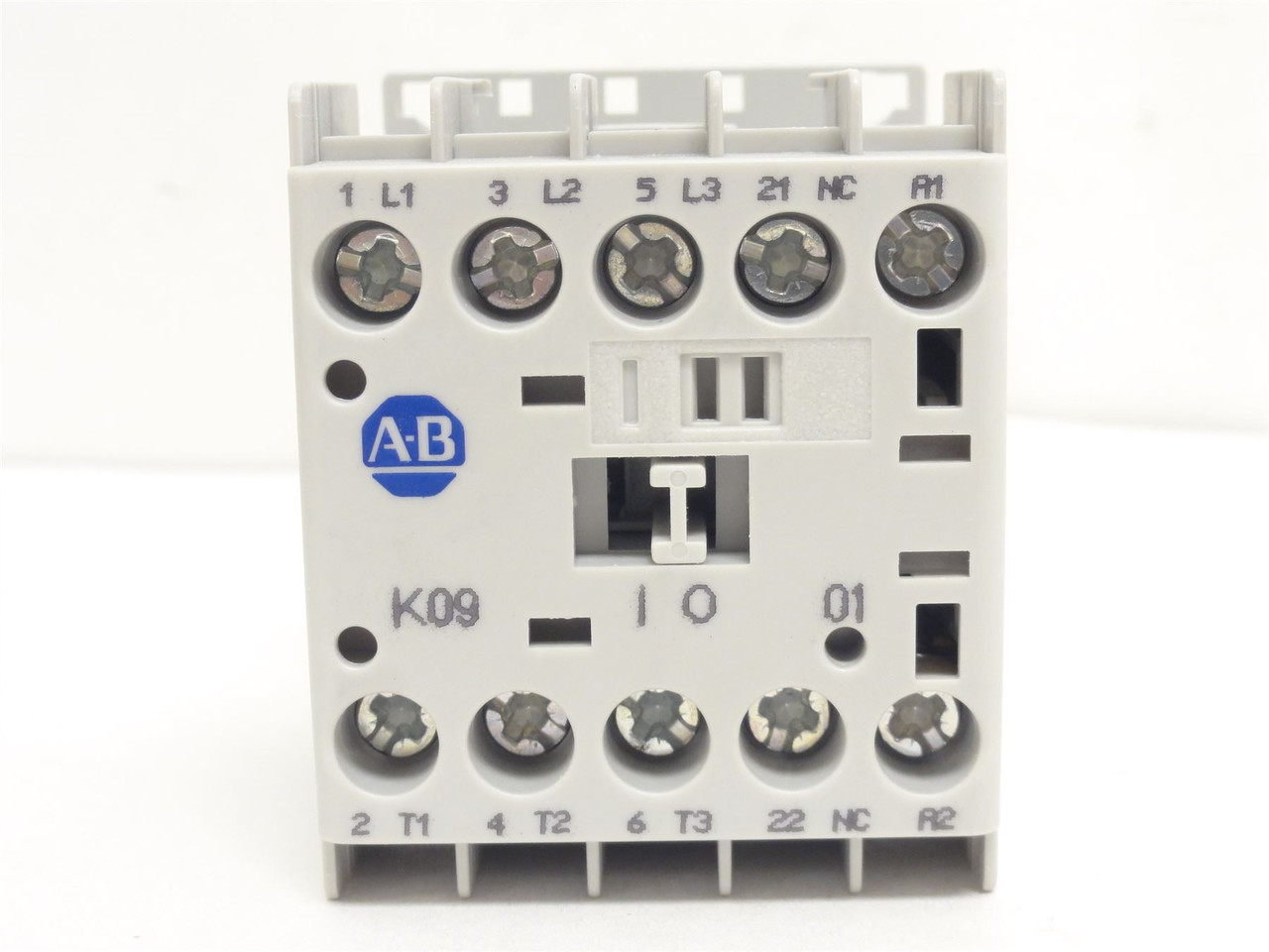 Allen-Bradley 100-K09DJ01; Contactor 9A 3P 600VAC; Coil 24VDC