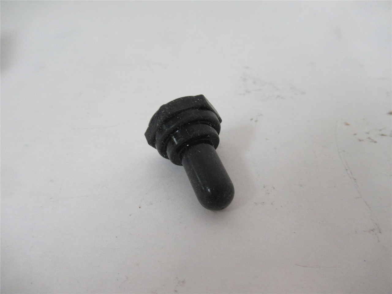 Napa TG6571; Toggle Switch 15/32" Mounting Hole