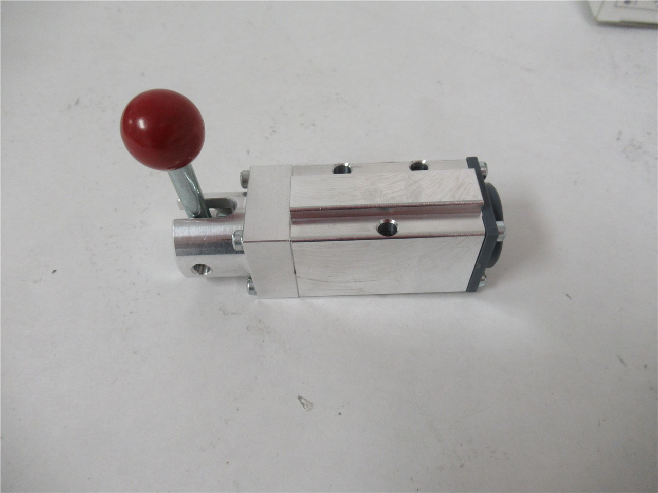 Versa KBL-4313; Pneumatic Valve 4 Way  1/4" Body Size