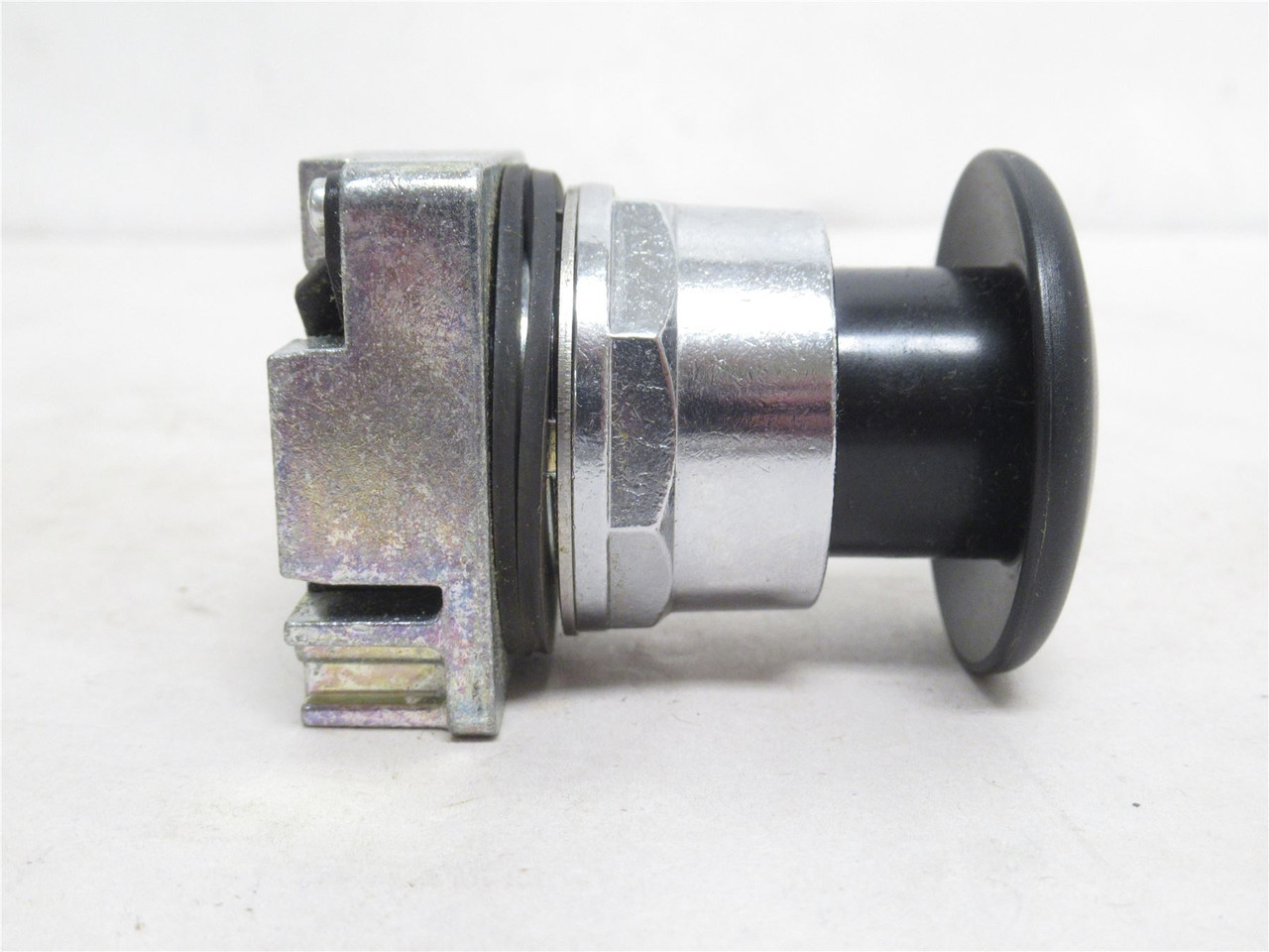 Siemens 52PP2W1; Non-Illuminated Push-Pull Operator 2-Position