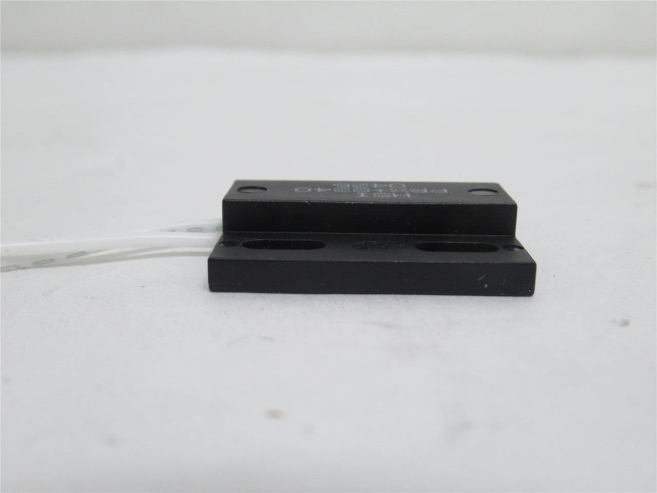 HSI Sensing PRX+8240; Magnetic Switch 200VDC; SPST; 1-NO