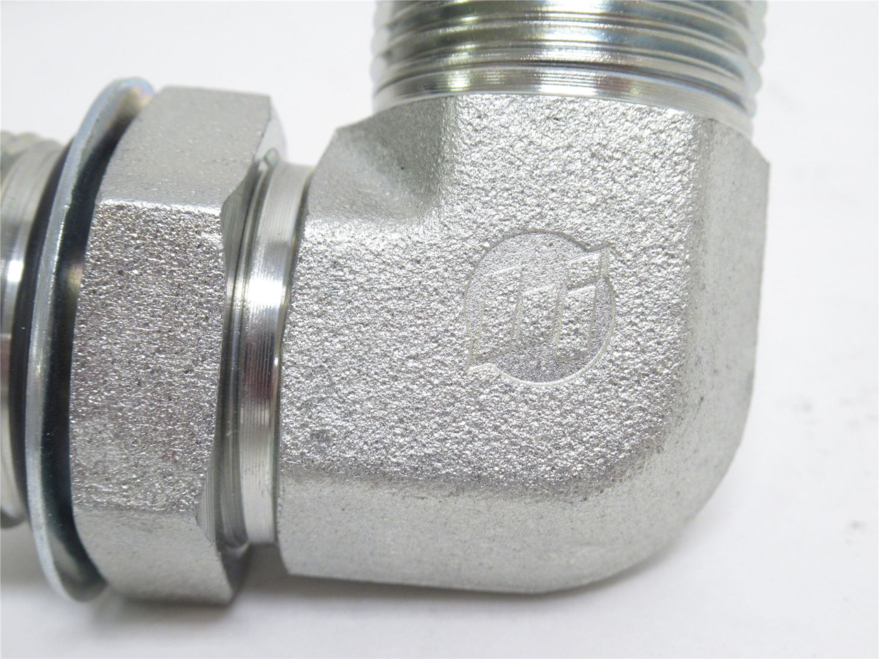 Brennan 6801-16-16-NWO-FG; Elbow Fitting 90Deg 1 JIC x 1 BOSS