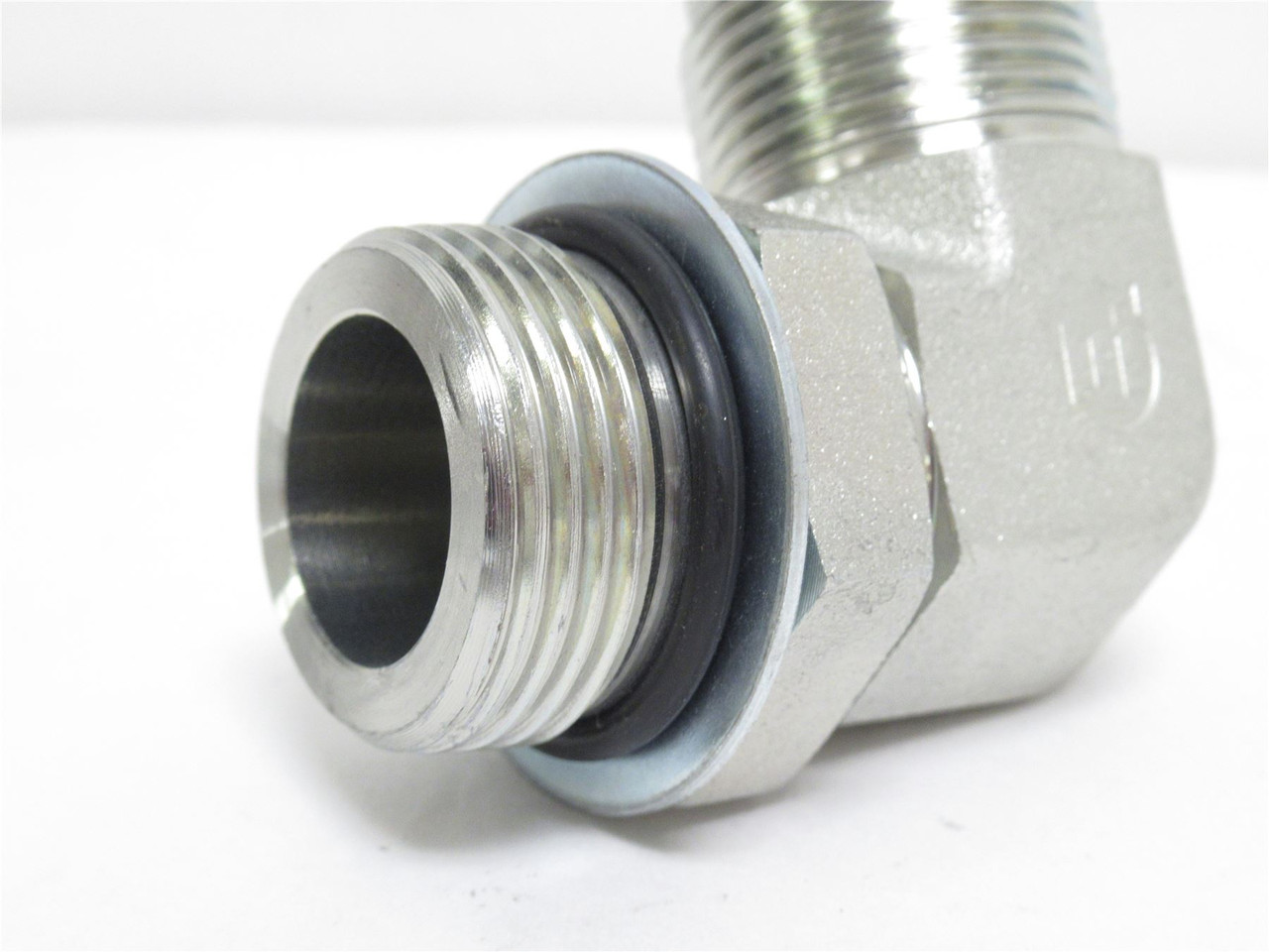 Brennan 6801-16-16-NWO-FG; Elbow Fitting 90Deg 1 JIC x 1 BOSS
