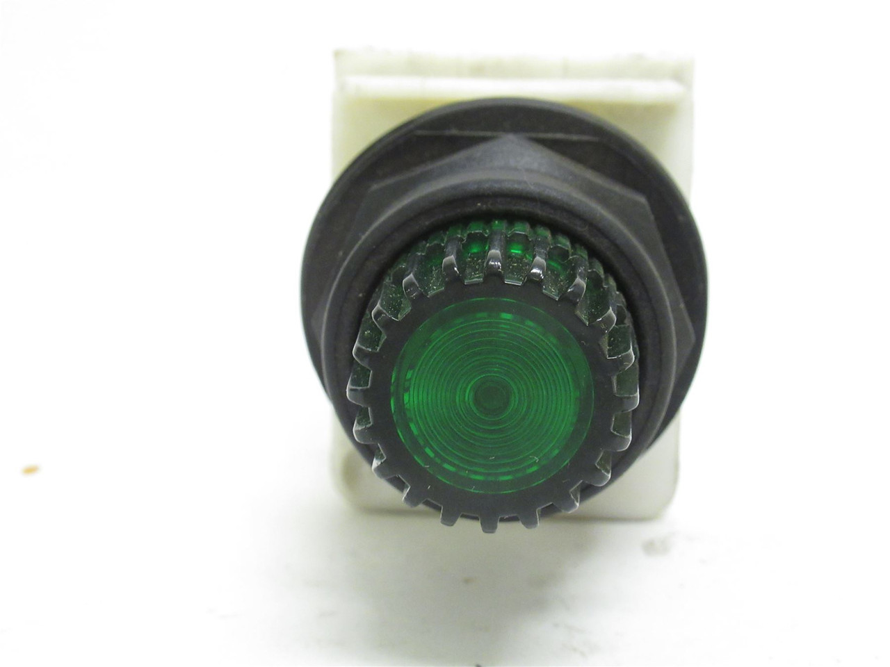 Schneider 9001KM1; Push/Pull Operator;110-120VAC; Green