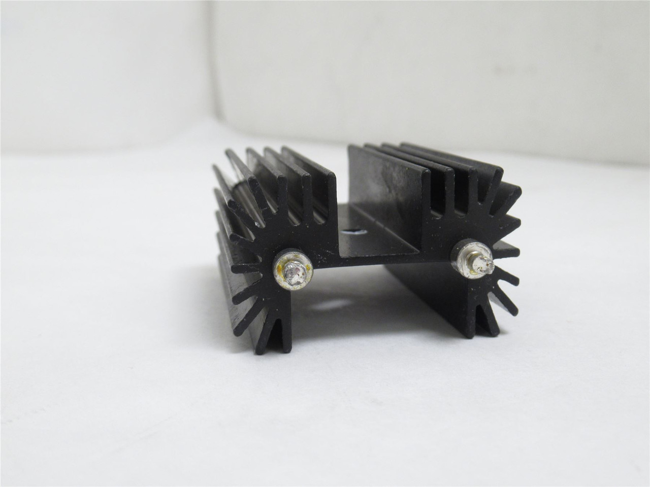 MFG- MDL-UNKN-228947; Lot- 33; Heat Sinks; Various Size