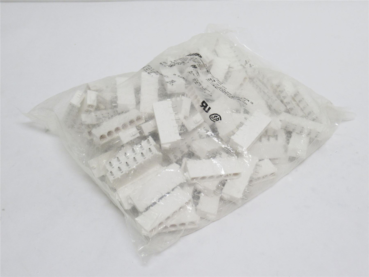 AMP 641831-2; Bag-100 Connector Headers; Male Pin; 6-Position