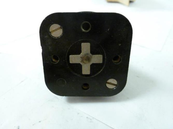 Allen-Bradley 800T-H6A; Selector switch; two posiition