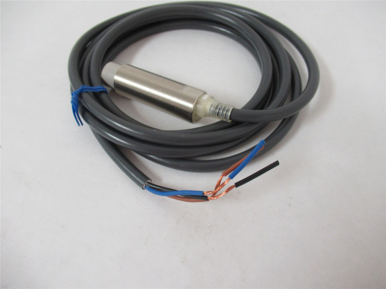 Omron E2E2-X10MC1; Proximity Sensor (No mounting nuts)
