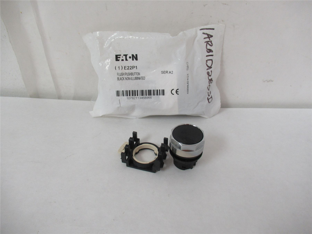 Eaton E22P1; Pushbutton Switch 25mm Flush Non-Illuminated