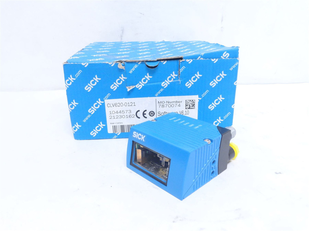 SICK CLV620-0121; Fixed Mount Bar Code Scanner 1044573;10-30V