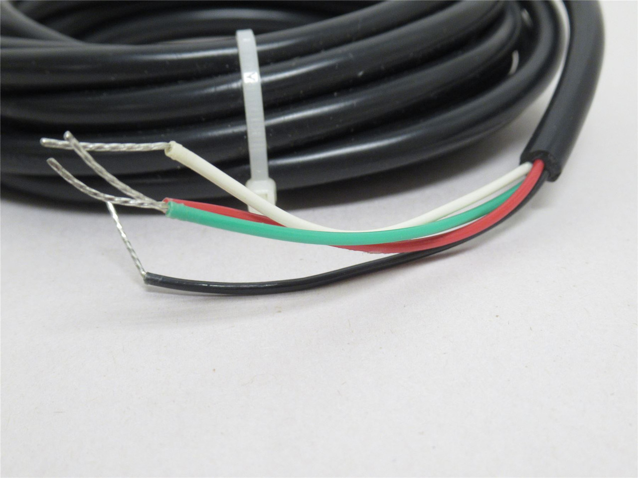 Eaton H3004; Diffuse Photo Sensor; 10-30VDC; 15' Cable