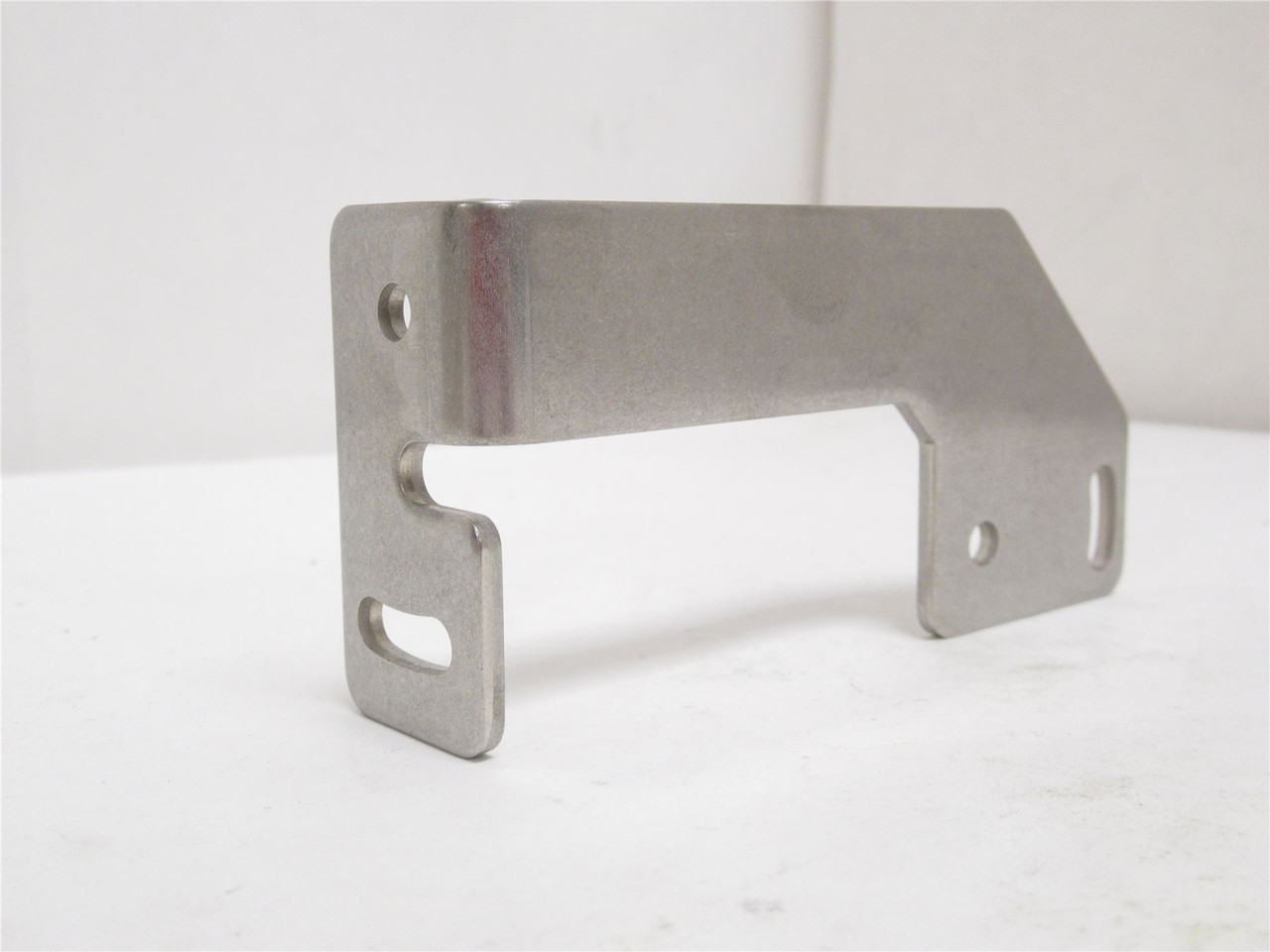 ifm E21087; Photo Sensor Mounting Bracket; For Series: 05