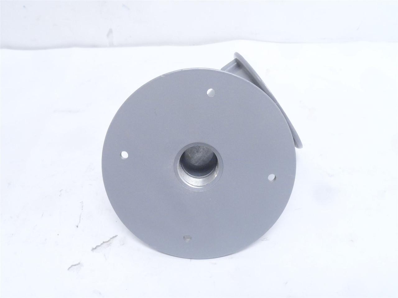 Killark VB-2; Hazardous Location Wall Bracket; 90Deg; 6" Long