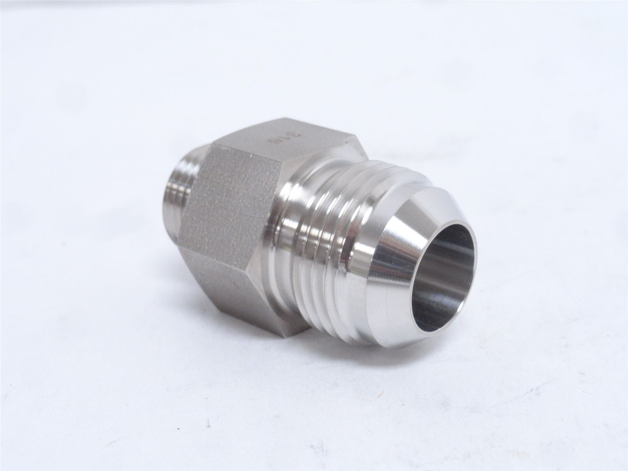 MFG- 6400-12-12-O-SS; Adapter; SS-316; 3/4 JIC x 3/4 BOSS