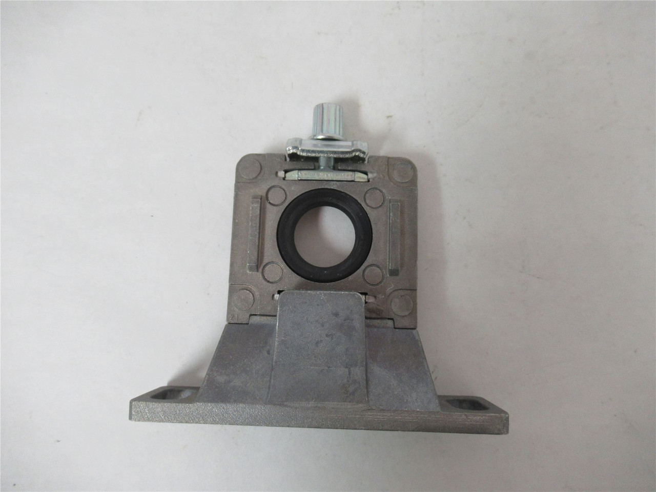 SMC AC40-A-14400FW; Pneumatic Spacer w/Bracket
