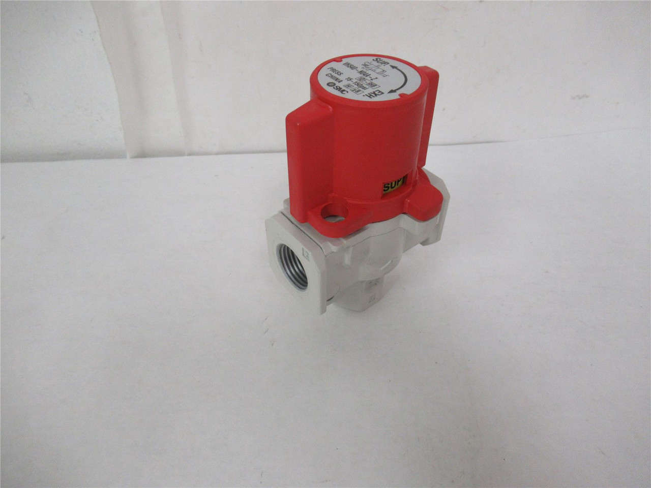 SMC VHS40-N04A-Z; Pneumatic Valve 3 Port Lock Out VHS 1/2"