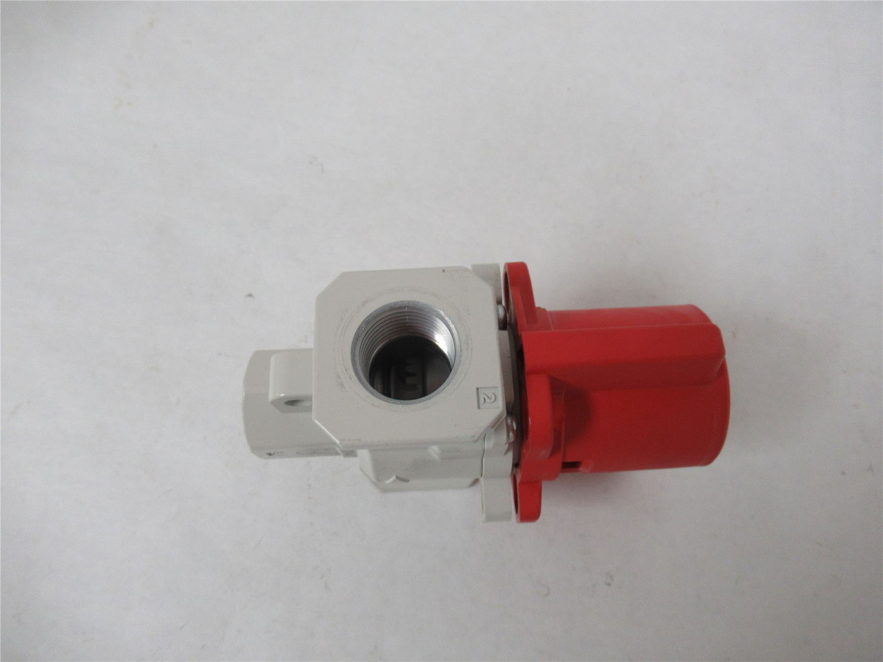 SMC VHS40-N04A-Z; Pneumatic Valve 3 Port Lock Out VHS 1/2"