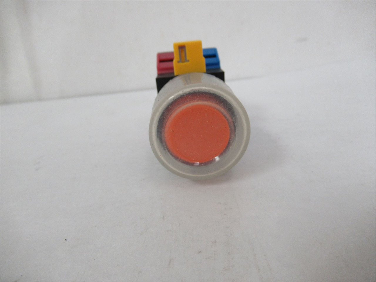 IDEC HW1B-M1F10-R ; Pushbutton Switch Mom Red Flush 1NO