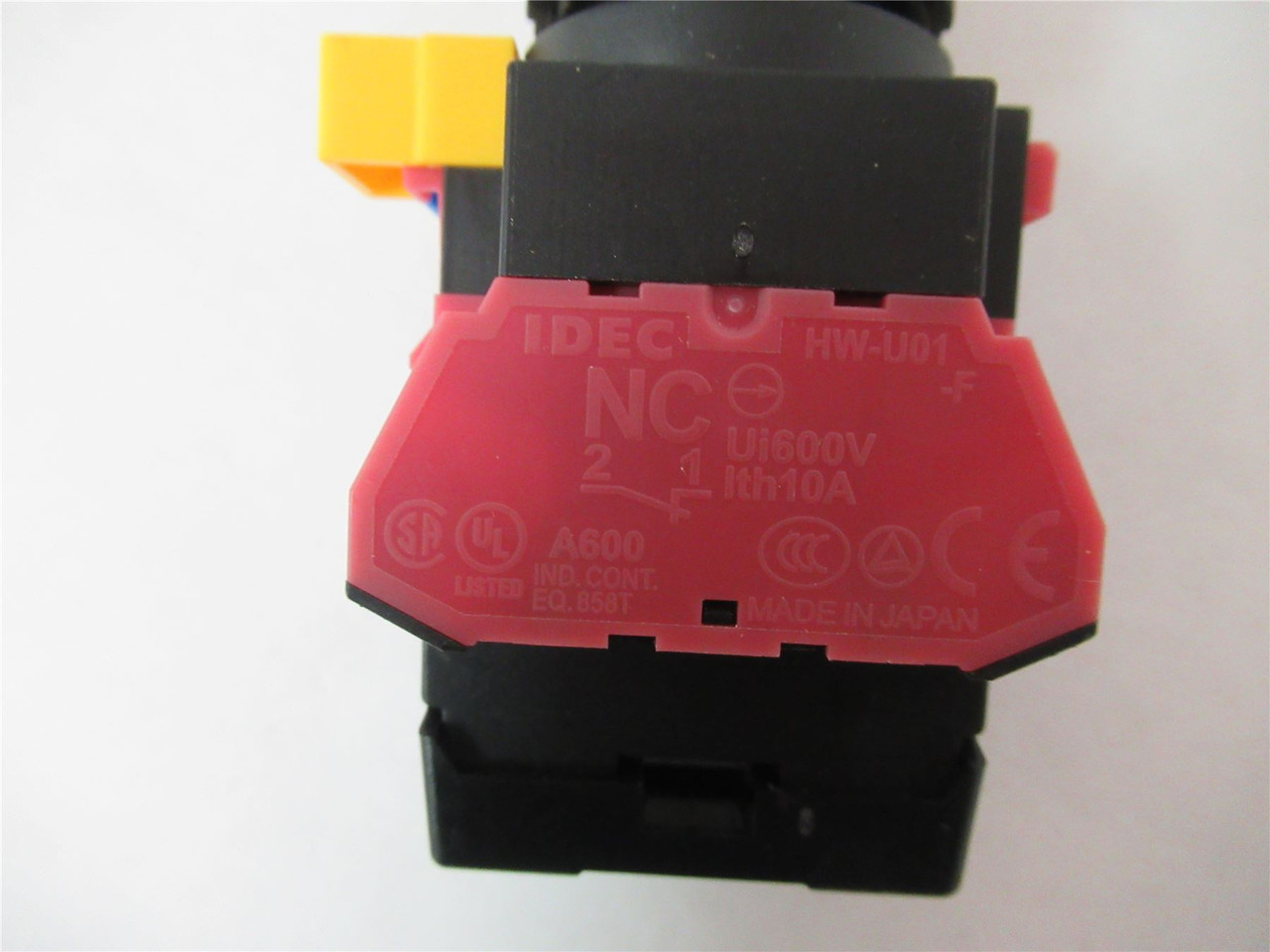 IDEC HW1B-M1F10-R ; Pushbutton Switch Mom Red Flush 1NO