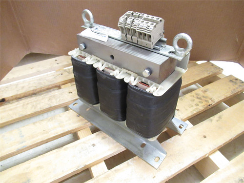 Auhorn DS03900-400-220; Autotransformer; 8kVA; 3X220VAC