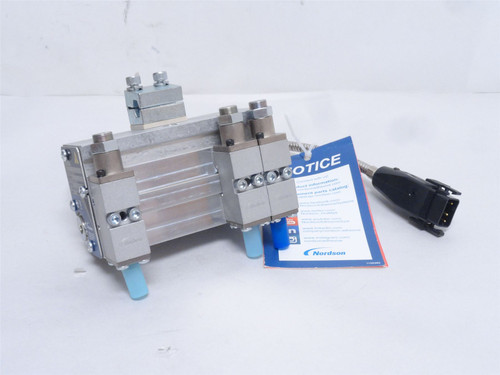 Nordson 8510983; Hot Melt Glue Gun; 3-Tip; 240VAC; 300 Watts