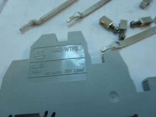 AB 1492-WTF3; LOT-4 Terminal Block; parts included