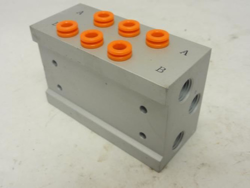 SMC SS5Y J7-42-03-N7T; Valve Manifold Base; 1/4" NPT Ports