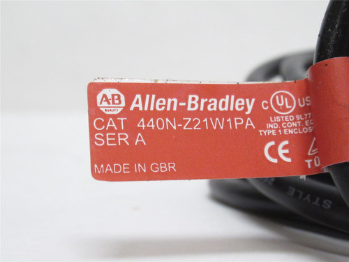 Allen-Bradley 440N-Z21W1PA; Non Contact Switch; 2-NC; 3m Wire