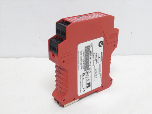 Allen-Bradley 440R-N23132; Safety Relay MSR127TP; 24VAC/DC