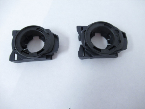 MFG 71106102; Lot-2 Button Latch Draw 22mm