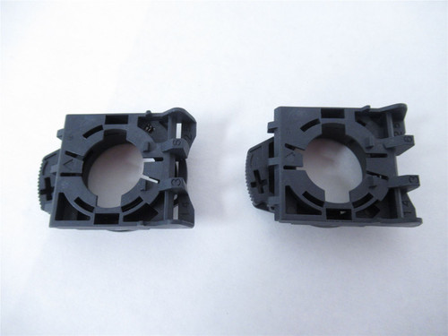 MFG 71106102; Lot-2 Button Latch Draw 22mm