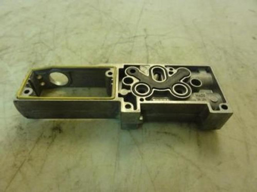 Norgren V205516R-Q130N; Subbase 1/8" NPT