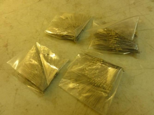MFG- MDL-Unkn80992; LOT-400; Resistors; 1.5M; 1/4W