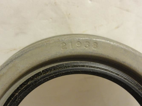 CR 21938; Oil Seal 2-3/16"ID x 3.189" OD x 41/64" Wide