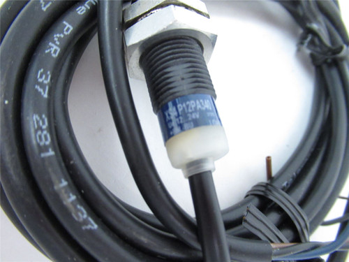 Telemecanique XS4P12PA340L1; Inductive Sensor 24 VDC 200 MA