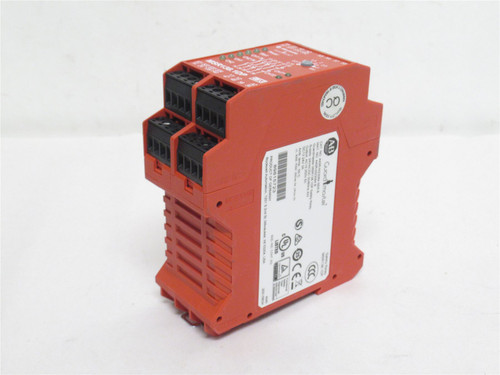Allen-Bradley 440R-M23084; Safety Relay; 24VAC/DC; 0.15-3s