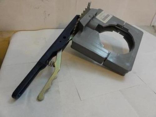 Grainger 1RLN3; Locking Handle 2" NPT; PVC