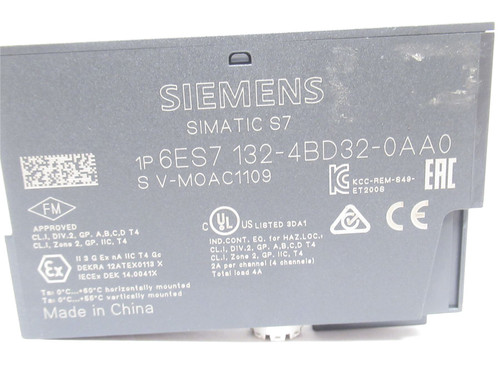 Siemens 6ES7132-4BD32-0AA0; I/O Module 4-Port In; 4-Port Out