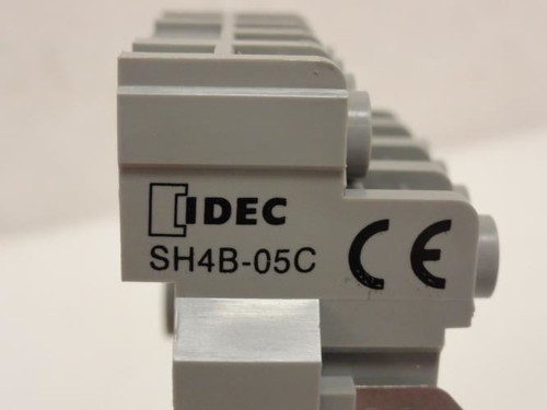 Idec SH4B-05C; Relay Socket; Panel; Screw; 14 Pin; 10A; 300V