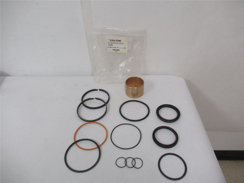 Cozzini  7523; Cylinder Seal Kit -4 2.5 ROD