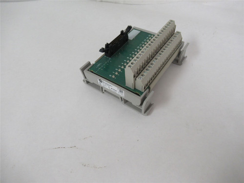 Allen-Bradley 1492-IFM20D120A-2; Digital Interface 120V AC