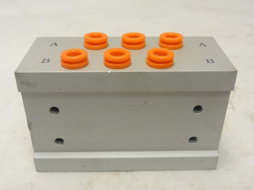 SMC SS5Y J7-42-03-N7T; Valve Manifold Base; 1/4" NPT Ports