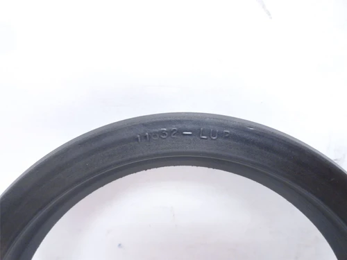 Clipper 11832-H1L5; Oil Seal 11632-LUP 4-1/2"ID x 5-5/8"OD