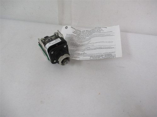 Allen-Bradley 800H-FRXMQ10RAP; Pushbutton Switch 120VAC
