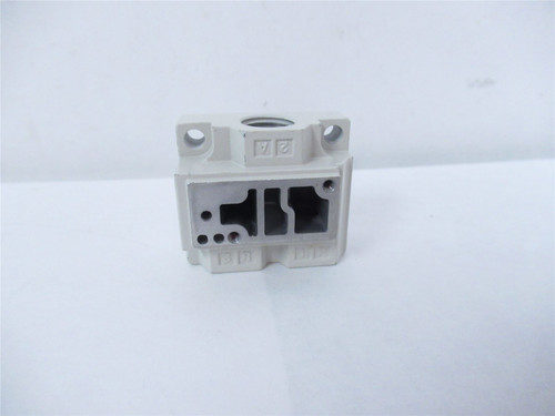 SMC VQZ200-S-02T; Pneumatic Valve sub Base 3 Way