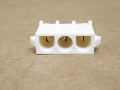 AMP 350789-2; Lot-100 Header Connector; 3Pos; 600V