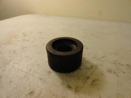 GM C5TA-3B203; Insulator; 7/8"ID