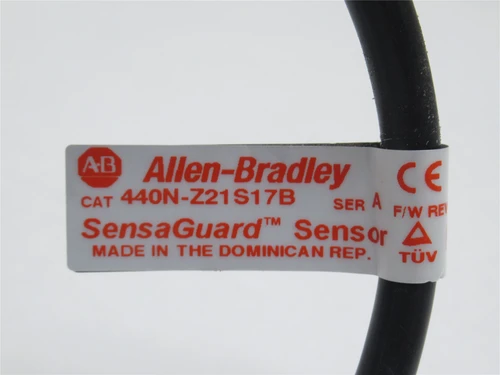 Allen-Bradley 440N-Z21S17B ; Prox-Switch 24V No Actuator