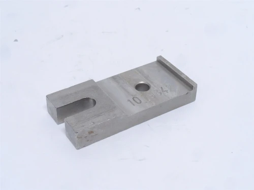 Grote 1019842; Stainless Steel Mounting Plate; 3-1/4" L x 1-1/2" W
