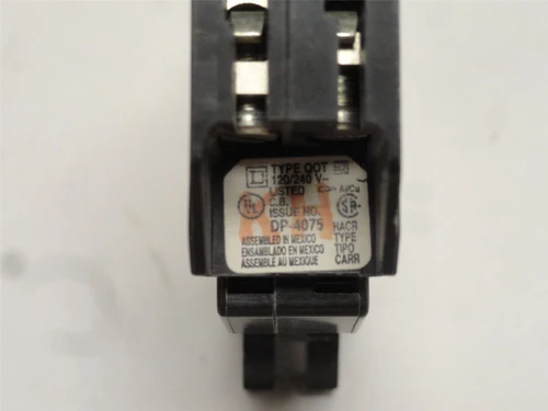 Square D QO1515; Tandom Circuit Breaker 15A/15A 1P 120/240VAC